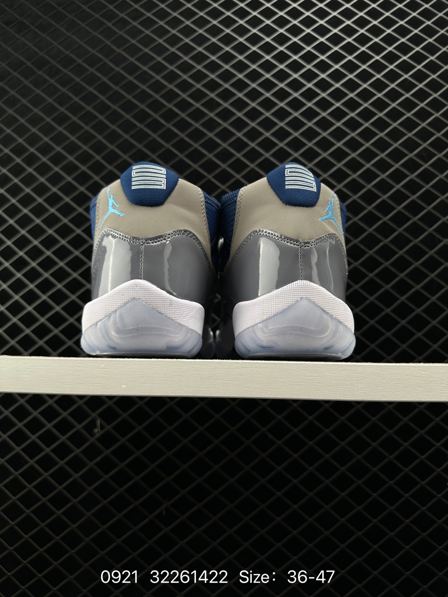 Nike Air Jordan 11 Retro Low”Concord“